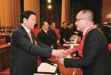 江蘇抗擊新冠肺炎疫情表彰大會隆重舉行