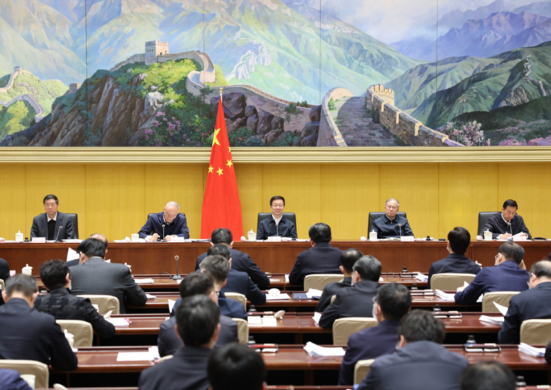 3月16日，中共中央政治局常委、國務(wù)院副總理韓正主持召開京津冀協(xié)同發(fā)展領(lǐng)導(dǎo)小組會議。新華社記者 丁海濤 攝
