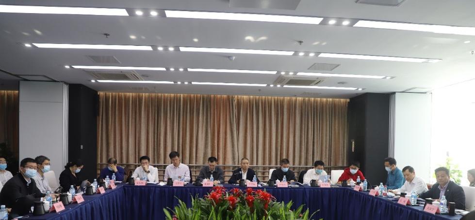 2021年 3月 24日,由工業(yè)和信息化部黨組成員、副部長(zhǎng)辛國(guó)斌主持召開(kāi)的汽車芯片供應(yīng)問(wèn)題研討會(huì)在四維圖新大廈舉辦,會(huì)上辛國(guó)斌與來(lái)自汽車和芯片企業(yè)、行業(yè)組織、研究機(jī)構(gòu)等 30多名代表進(jìn)行交流討論,分析當(dāng)前情況,研判未來(lái)趨勢(shì),研究可行的解決措施。