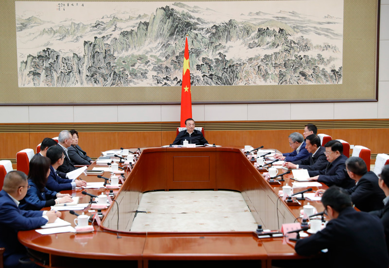 4月9日，中共中央政治局常委、國(guó)務(wù)院總理李克強(qiáng)主持召開經(jīng)濟(jì)形勢(shì)專家和企業(yè)家座談會(huì)，分析研究當(dāng)前經(jīng)濟(jì)運(yùn)行情況，就做好下一步經(jīng)濟(jì)工作聽取意見建議。