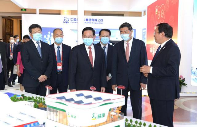 有關領導和嘉賓一同參觀了2021年中國自主品牌博覽會。