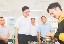藍(lán)天立深入都安、大化調(diào)研