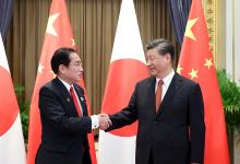 習(xí)近平會(huì)見日本首相岸田文雄|習(xí)近平：兩國(guó)要在數(shù)字經(jīng)濟(jì)、綠色發(fā)展、財(cái)政金融、醫(yī)療養(yǎng)老、維護(hù)產(chǎn)業(yè)鏈供應(yīng)鏈穩(wěn)定暢通等方面加強(qiáng)對(duì)話合作