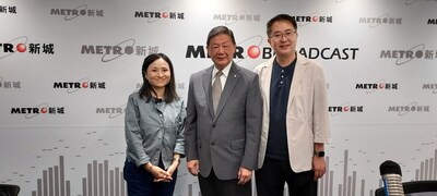 Friday Culture Limited主席胡曉明(中)表示，今年的《國際傳播高端論壇》主題為“引領(lǐng)變遷時(shí)代”。