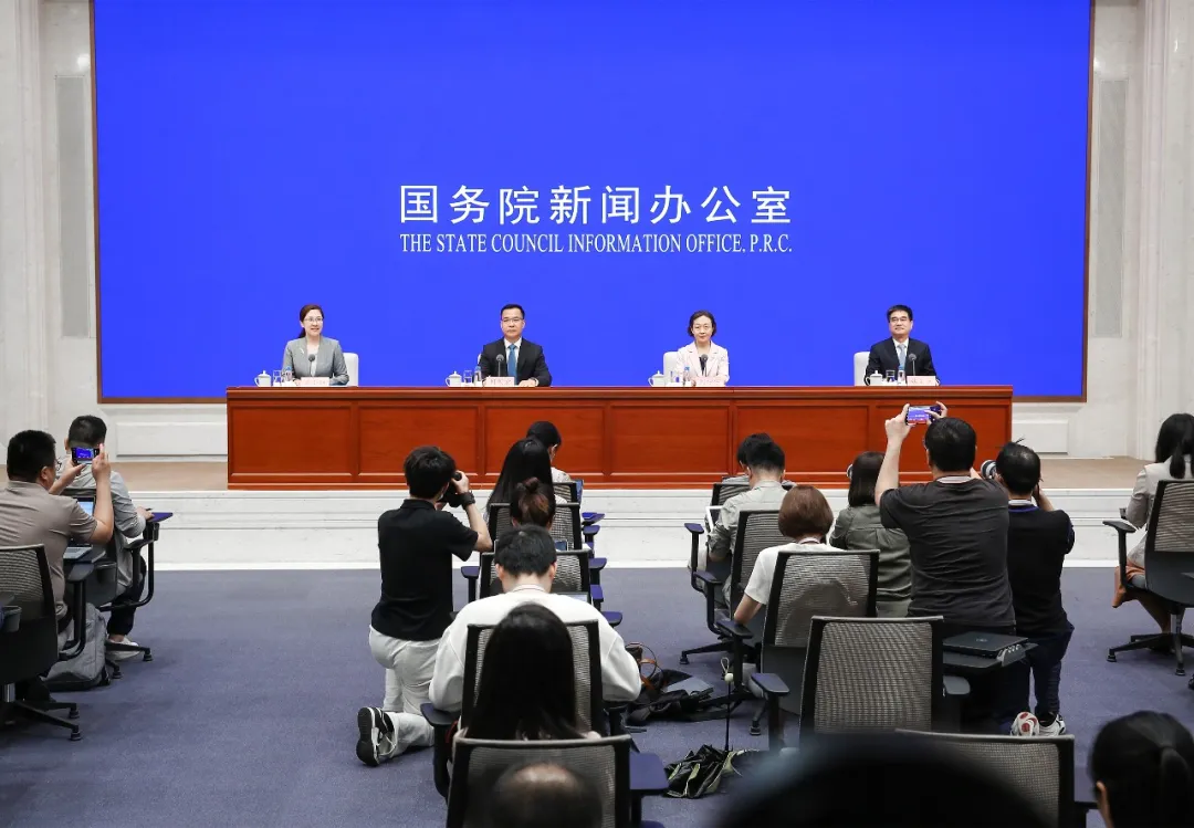 國家數(shù)據(jù)局局長劉烈宏出席國新辦新聞發(fā)布會 介紹第七屆數(shù)字中國建設峰會有關情況并回答記者提問