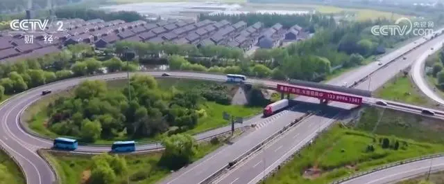 “點(diǎn)對(duì)點(diǎn)”、全程無(wú)需接管 京津冀開通自動(dòng)駕駛干線物流貨運(yùn)場(chǎng)景