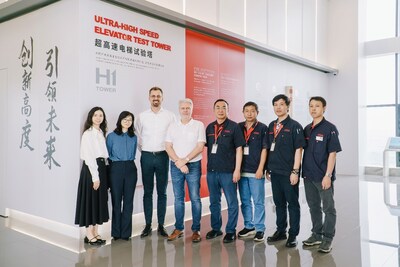 TüV 南德調(diào)研團參觀日立電梯H1超高速電梯試驗塔