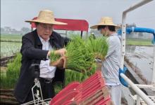 “開直播機(jī)的老頭”為無人駕駛農(nóng)機(jī)“帶貨”