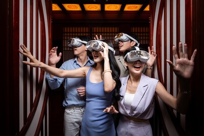 VR體驗(yàn)區(qū)使用了全球領(lǐng)先的VR全感技術(shù)、高度擬真的三維建模技術(shù)，以及最新的生成式人工智能技術(shù)（AIGC），構(gòu)建出生動(dòng)逼真的唯美仙界、冰寒雪域、神秘宮殿等奇幻場(chǎng)景，全面調(diào)動(dòng)玩家的五感六覺，讓玩家在實(shí)景空間充分代入劇情，在虛實(shí)結(jié)合中讓玩家的仙界之旅更顯驚險(xiǎn)刺激。