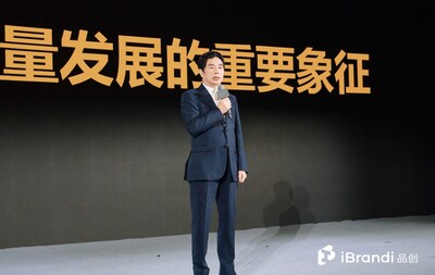 全國(guó)工商聯(lián)紡織服裝商會(huì)理事長(zhǎng)、波司登創(chuàng)始人、集團(tuán)董事局主席兼總裁 高德康