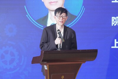 上海交通大學(xué)電子信息與電氣工程學(xué)院院長、黨委副書記，上海市自動化學(xué)會理事長關(guān)新平