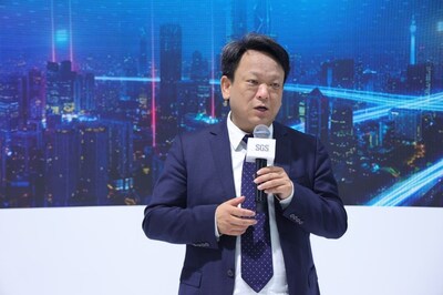 SGS中國區(qū)副總裁、SGS管理與保證事業(yè)群中國區(qū)總經(jīng)理辛斌在頒證儀式上發(fā)言