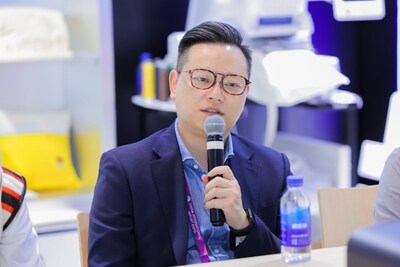 長寧區(qū)商務委員會副主任