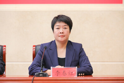 圖為邯鄲市委宣傳部副部長、市文化廣電和旅游局黨組書記、局長李春紅作主題發(fā)言
