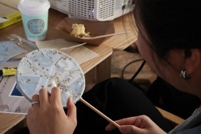 非遺手工體驗(yàn)：玲瓏編晚萃與手工團(tuán)扇