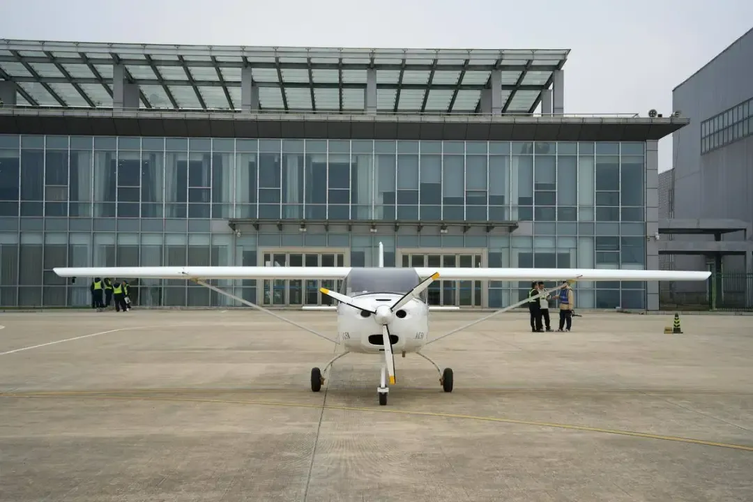 “湖北造”AG50飛機(jī)改進(jìn)型獲型號(hào)合格證