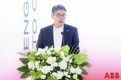 ABB集團(tuán)高級(jí)副總裁、機(jī)器人中國(guó)區(qū)總裁韓晨