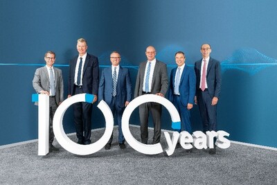Festo 集團董事會成員  從左至右依次是：Sebastian Beck博士，Ansgar Kriwet博士，Jaroslav Patka博士，Thomas B?ck，F(xiàn)rank Notz，Gerhard Borho