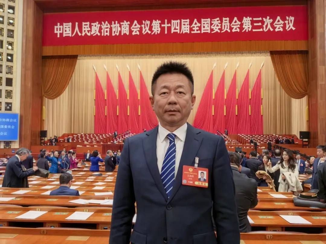 代表委員熱議自動(dòng)駕駛| 全國(guó)政協(xié)委員江浩然：鼓勵(lì)和支持企業(yè)積極探索與實(shí)踐人工智能應(yīng)用場(chǎng)景  