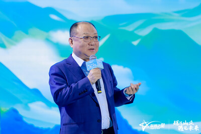 聯(lián)想控股董事長、聯(lián)想之星董事長寧旻在CEO特訓班結(jié)業(yè)典禮上為創(chuàng)業(yè)者送上祝福