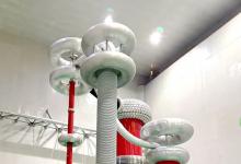 中國電氣裝備成功研制國內(nèi)首臺(tái)高海拔±400千伏、±200千伏換流變閥側(cè)套管|該產(chǎn)品采用“電、熱、力”多物理場耦合仿真技術(shù)