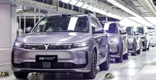 東風汽車加速打造具身智能汽車，嵐圖實現(xiàn)從電控向智能系統(tǒng)躍遷