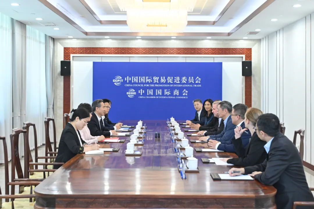 任鴻斌會見美國高通公司技術許可業(yè)務和全球事務總裁亞歷克斯?羅杰士