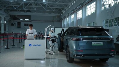墨茵自主打開車門