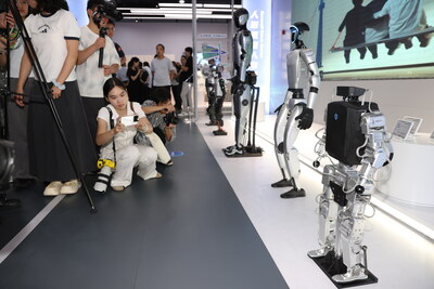 2025世界機(jī)器人大會期間，具身智能機(jī)器人4S店將作為重要的產(chǎn)業(yè)服務(wù)創(chuàng)新成果亮相。