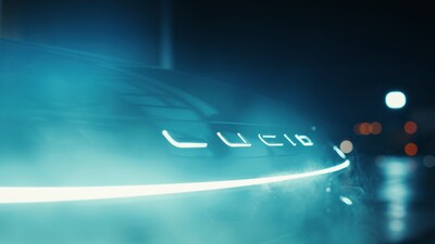在Lucid最新的創(chuàng)意廣告大片《Driven》中，Lucid Gravity在一處偏遠的政府設(shè)施內(nèi)被發(fā)現(xiàn)后蘇醒過來。
