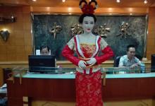 中國(guó)第一個(gè)能主持會(huì)議的服務(wù)機(jī)器人—武媚娘高科技機(jī)器人