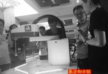 .一臺(tái)手機(jī)就能操作機(jī)器人